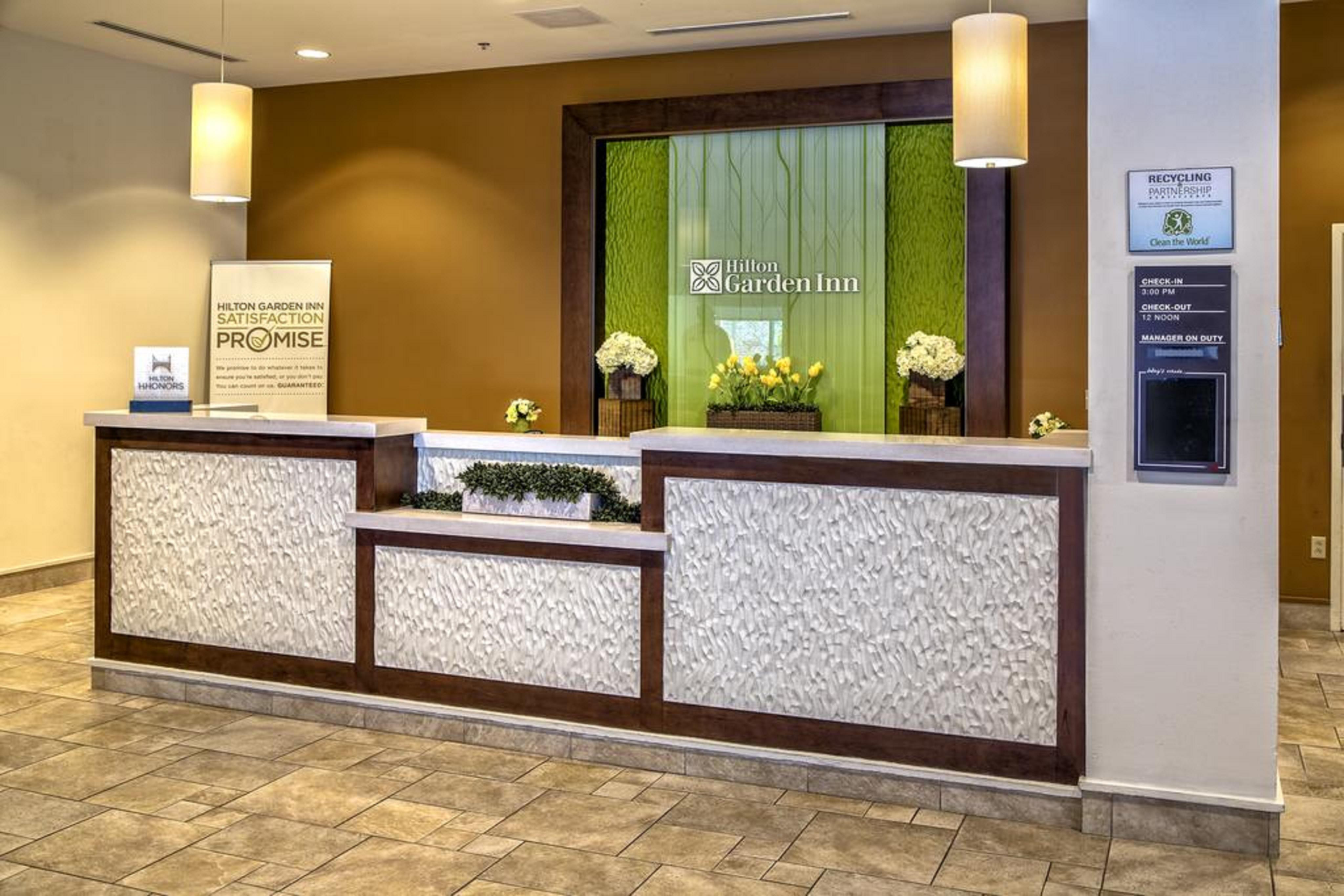 Hilton Garden Inn New Orleans Convention Center Екстериор снимка